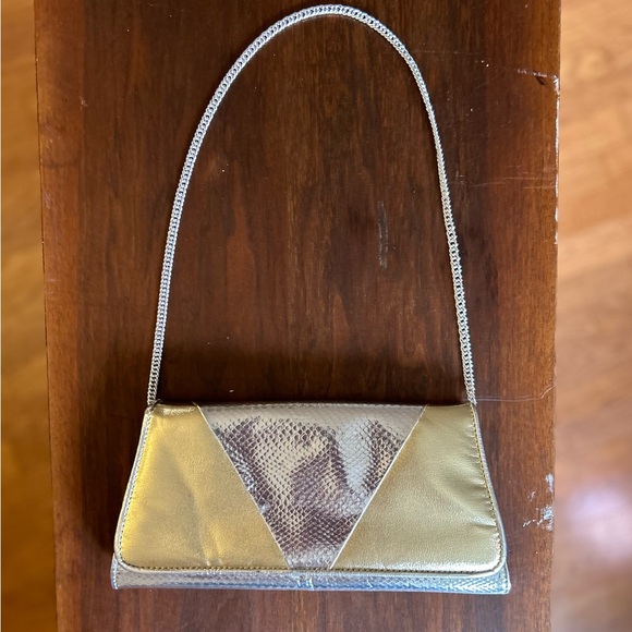 Vintage Walborg of Hong Kong gold and silver python print bag. - Picture 6 of 6